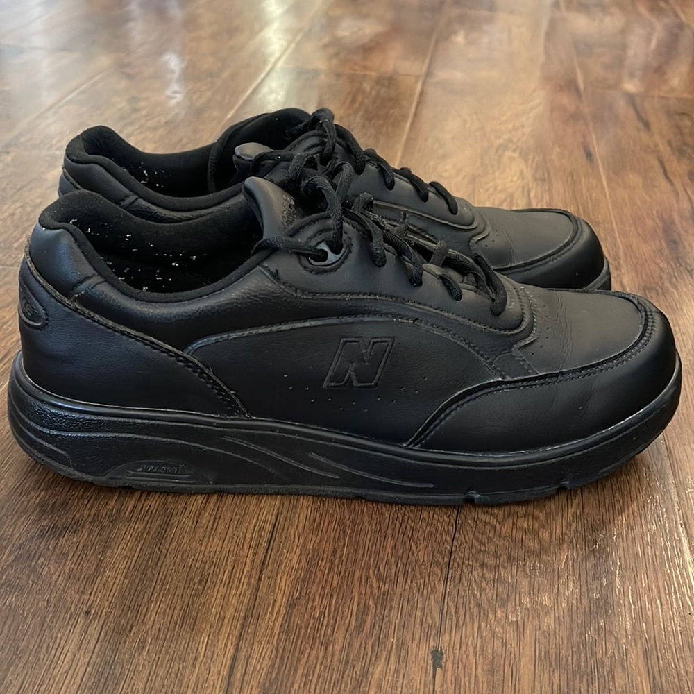 New Balance Leather Rollbar Walking Shoes Mens sz 9